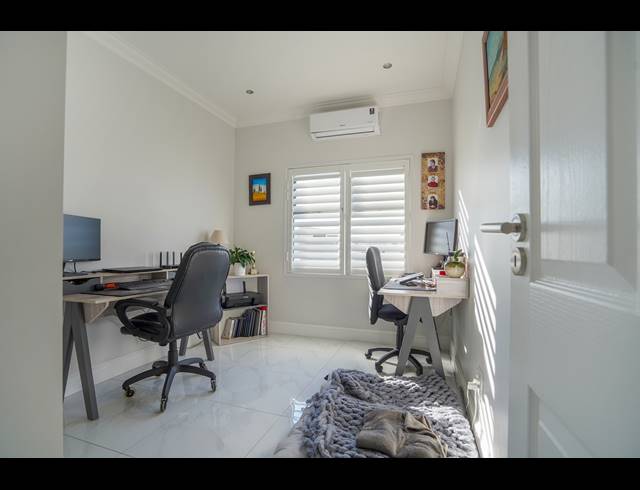 4 BEDROOM HOUSE FOR SALE IN SANDOWN
